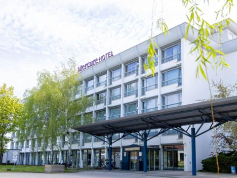 Außenansicht des Mercure Hotel Riesa Dresden Elbland zu Silvester