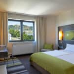 Gemütliches Hotelzimmer mit Aussicht auf Ehrenbreitstein im Mercure Hotel Koblenz an Silvester