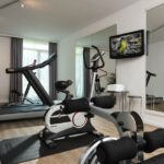 Fitnessbereich im Wyndham Garden Kassel für aktive Gäste zu Silvester