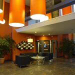 Moderne Lobby des Trans World Hotel Auefeld zu Silvester