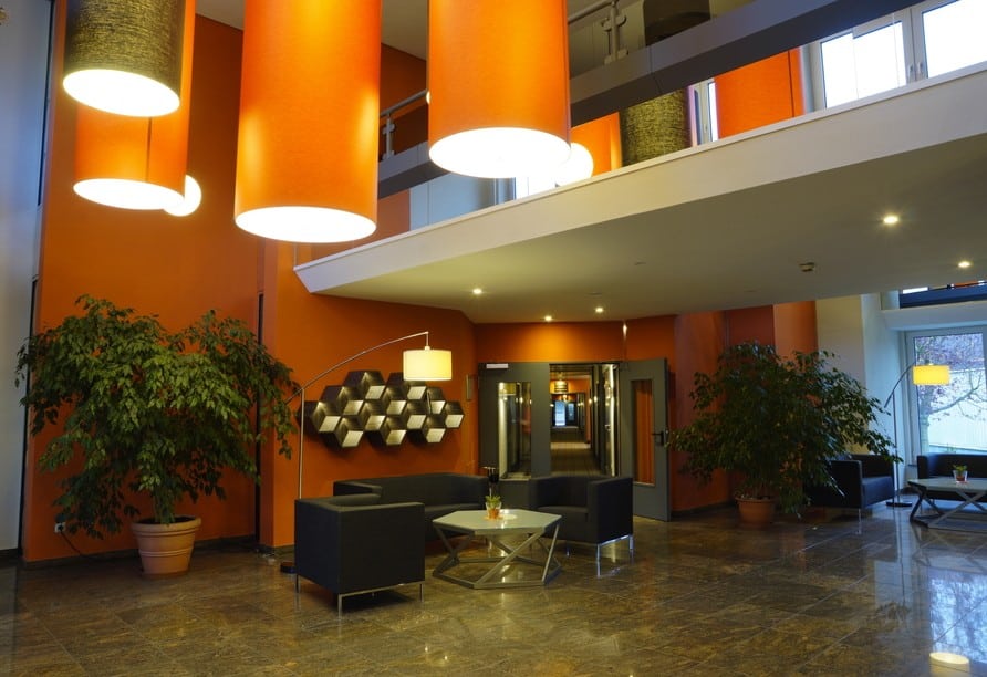 Moderne Lobby des Trans World Hotel Auefeld zu Silvester