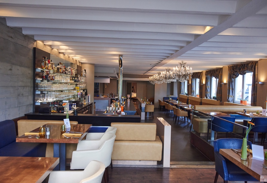 Das Restaurant und die Bar im Hotel Silicium, bereit für eine unvergessliche Silvesternacht.