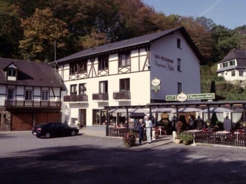 Außenansicht des Landhotel Ringelsteiner Mühle zu Silvester