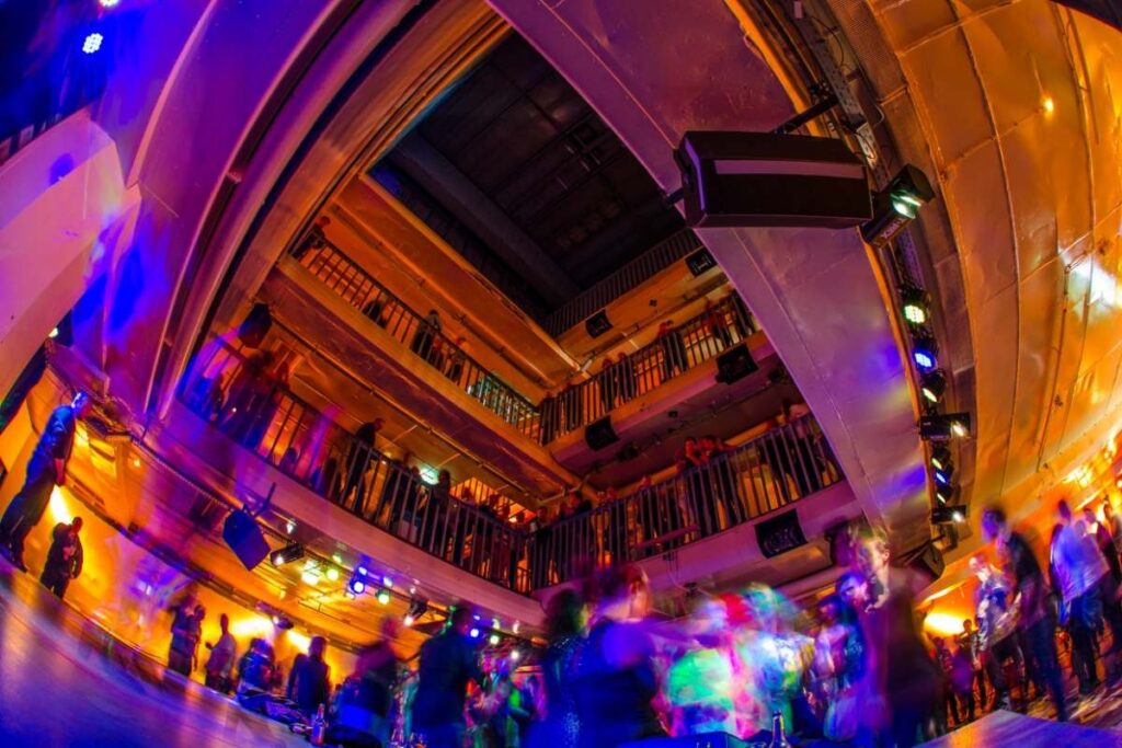 Tanzfläche auf der Cap San Diego an Silvester