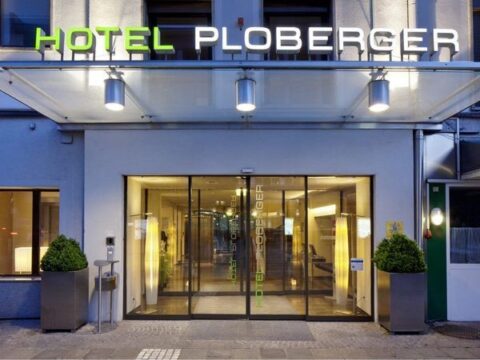 Eingang Hotel Ploberger in Wels zu Silvester