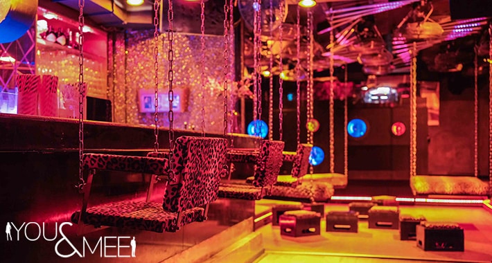 Stilvolle Sitzecke im Palais Club für die Silvesterparty in München