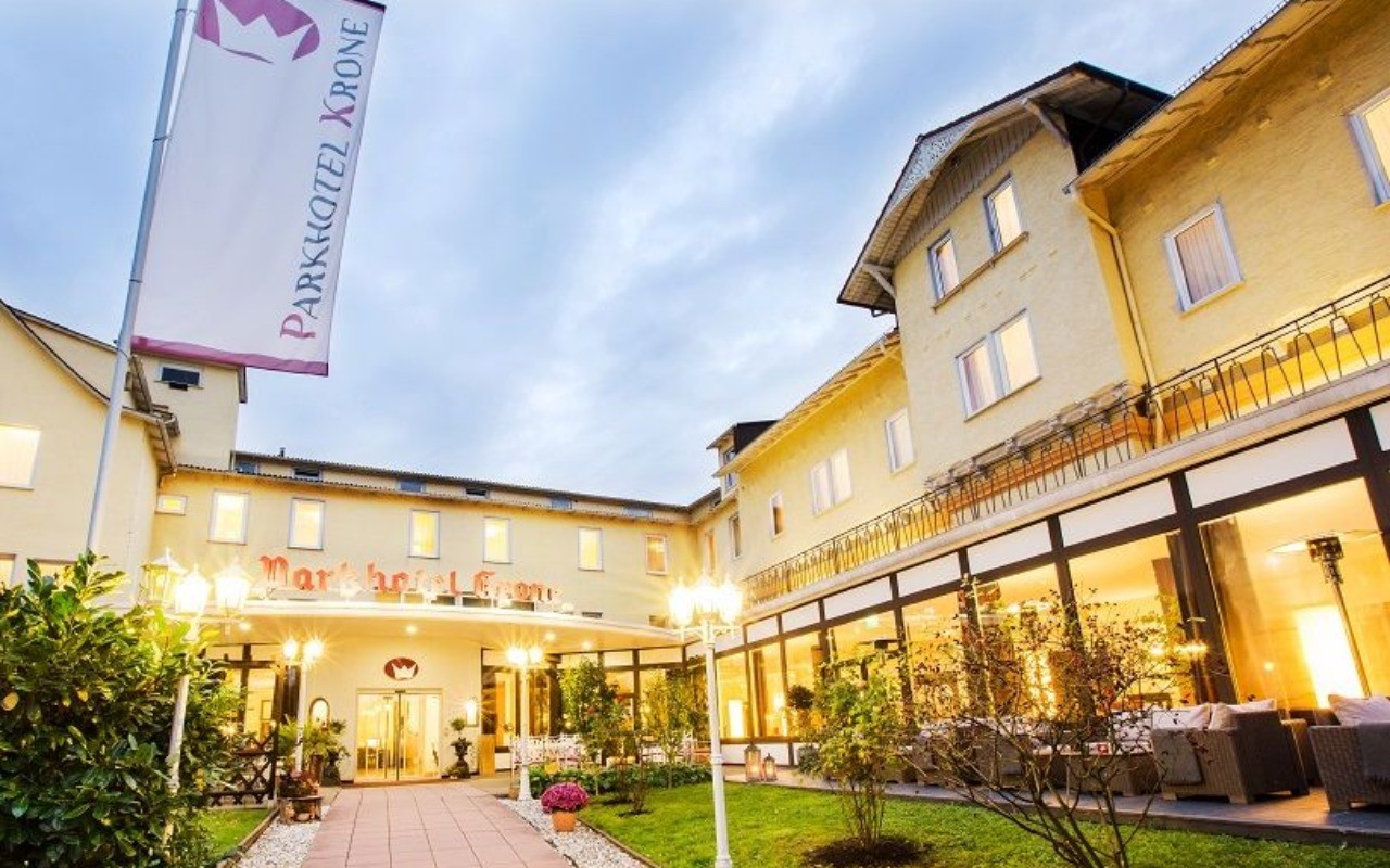 Außenansicht des Parkhotel Krone Bensheim für Silvesterfeier