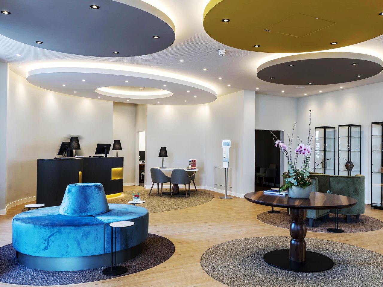 Stilvolle Lobby des Ostseehotels Ahlbeck zur Begrüßung der Silvestergäste