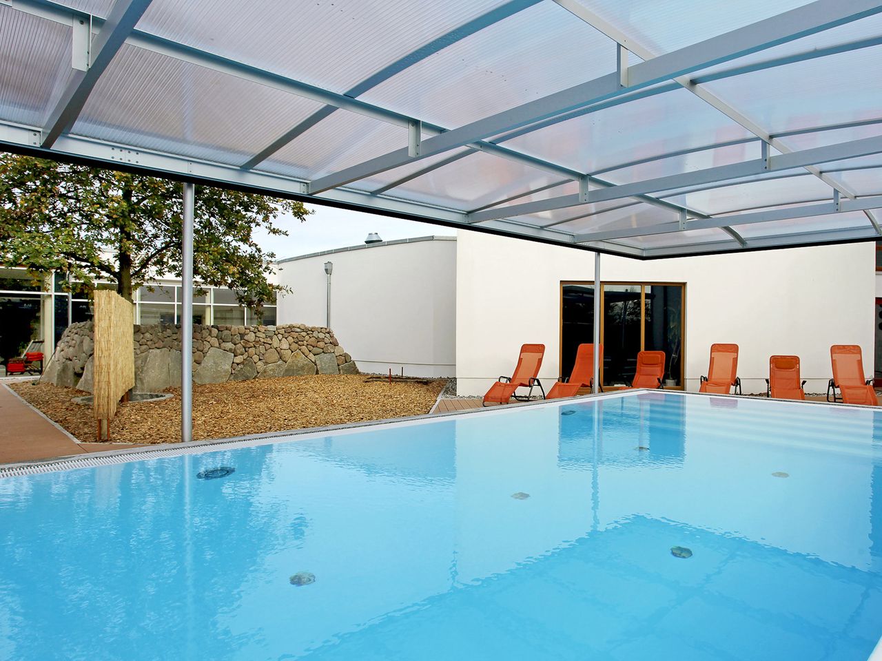 Außenpool im SEETELHOTEL Nautic Usedom für entspannende Momente über Silvester