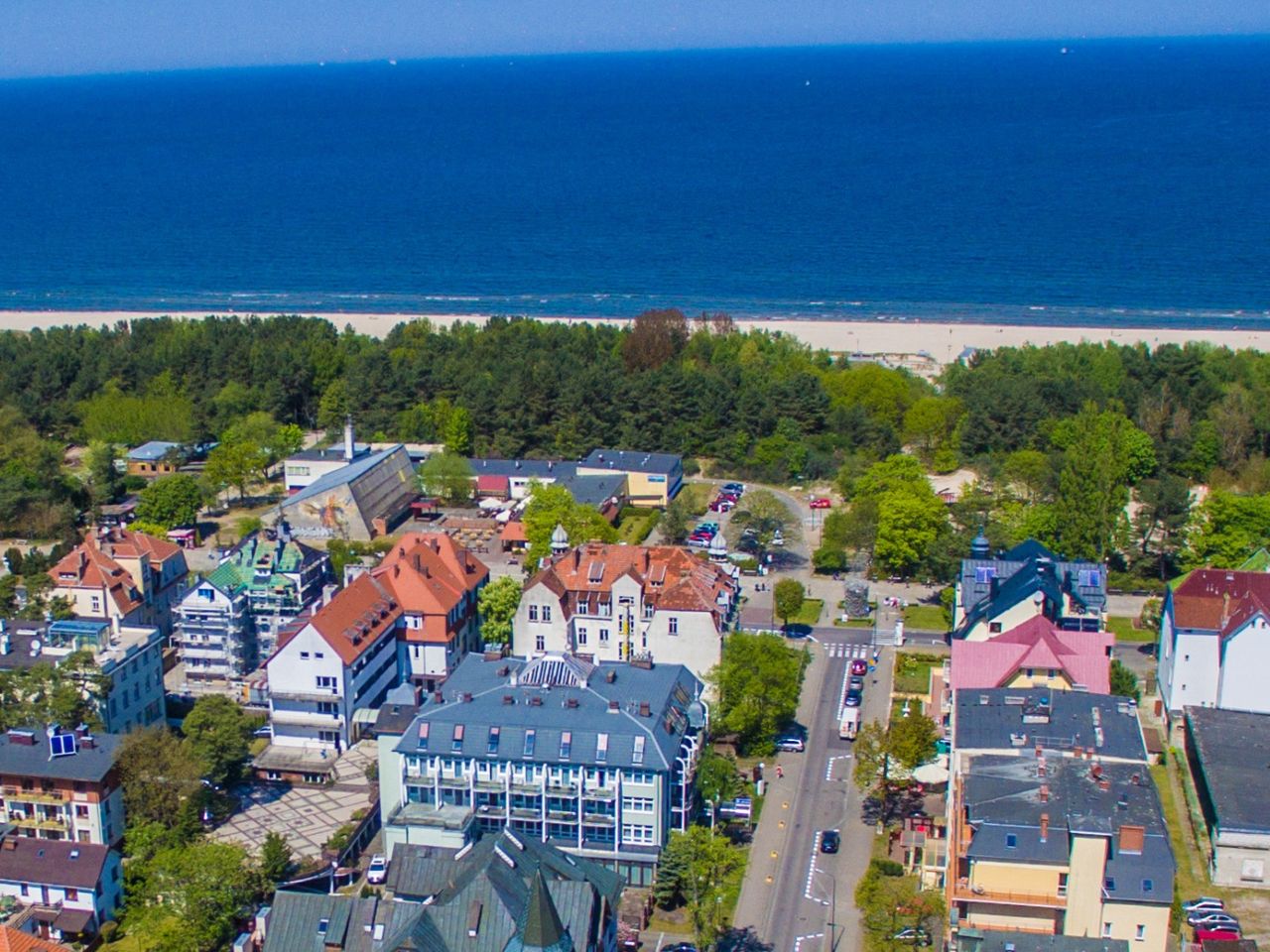 Luftaufnahme von Swinemünde mit Ostseestrand, ideal für Silvester im Afrodyta Spa Hotel