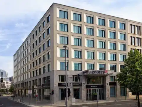 Außenansicht des ARCOTEL John F Berlin, zentral gelegen und ideal für Silvester