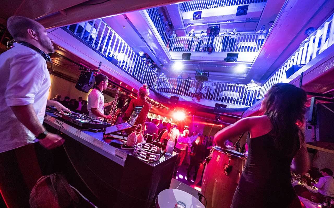 DJ Party an Silvester auf der Cap San Diego