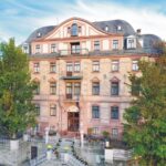 Außenansicht des Dappers Hotels in Bad Kissingen, ideal für einen luxuriösen Silvesteraufenthalt.