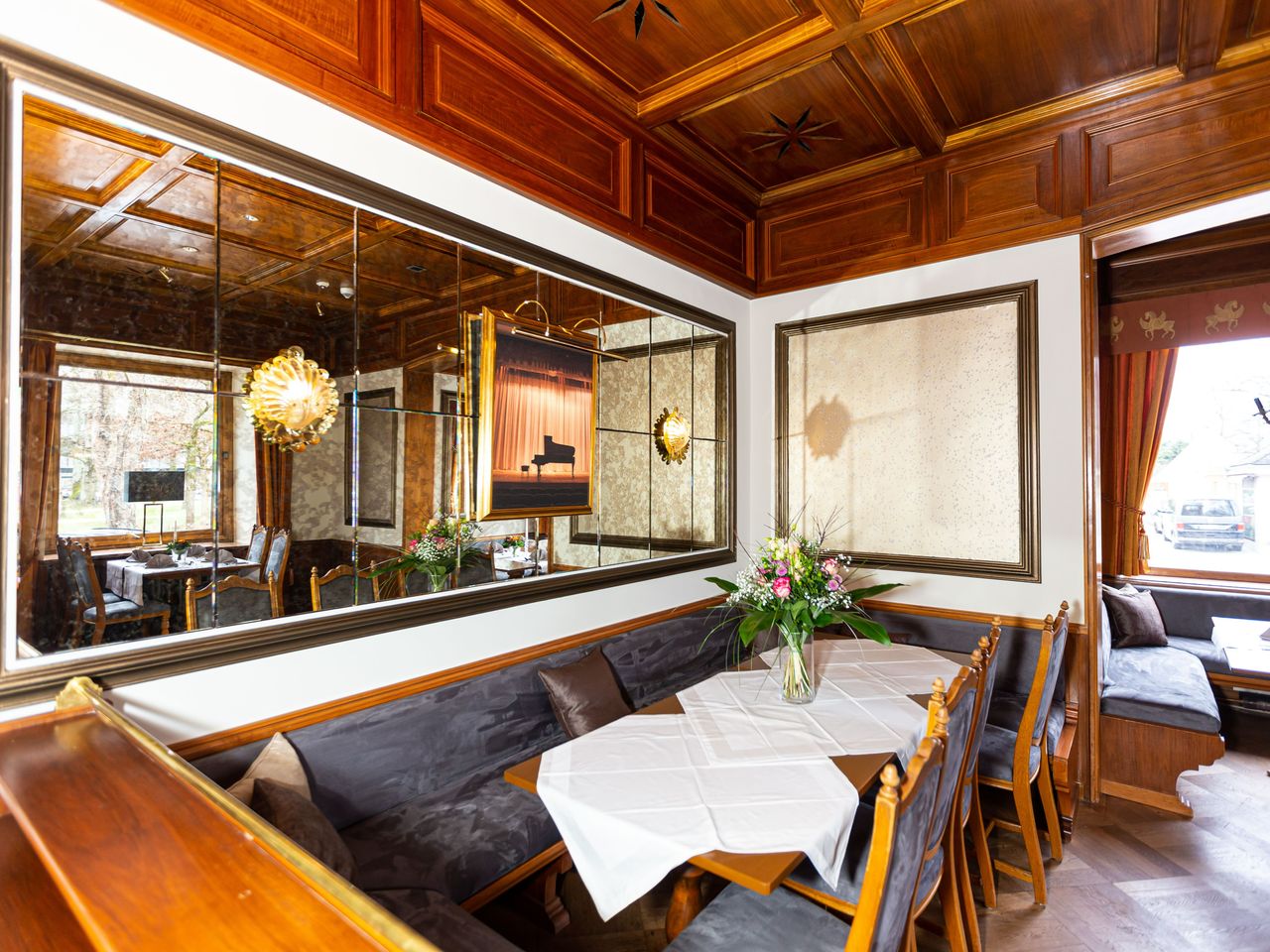 Elegantes Restaurant im DEVA Parkhotel Traunstein bereit für das Silvesterfest