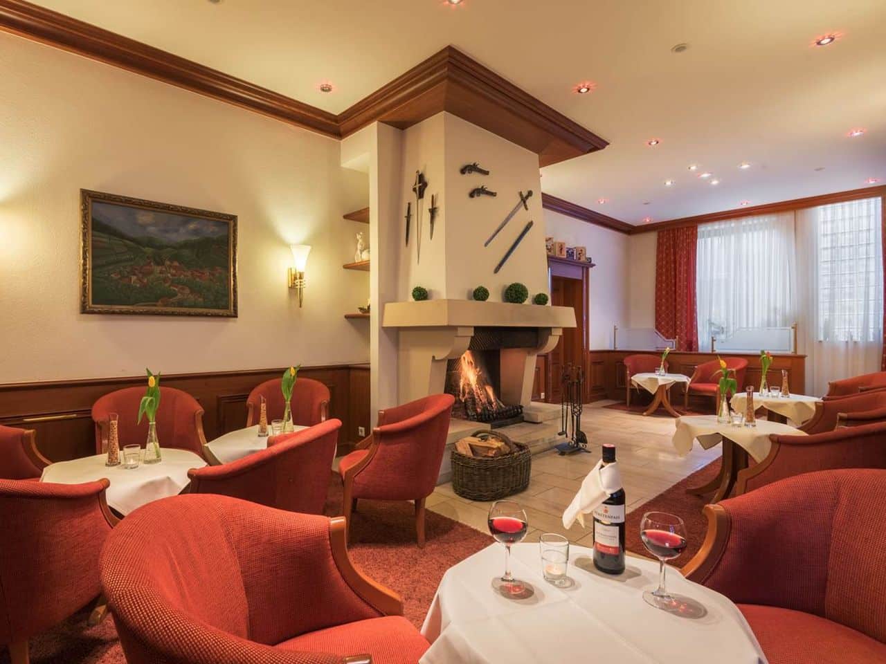 Das Restaurant des Hotel Schloss Döttingen, hergerichtet für ein festliches Silvesterdinner