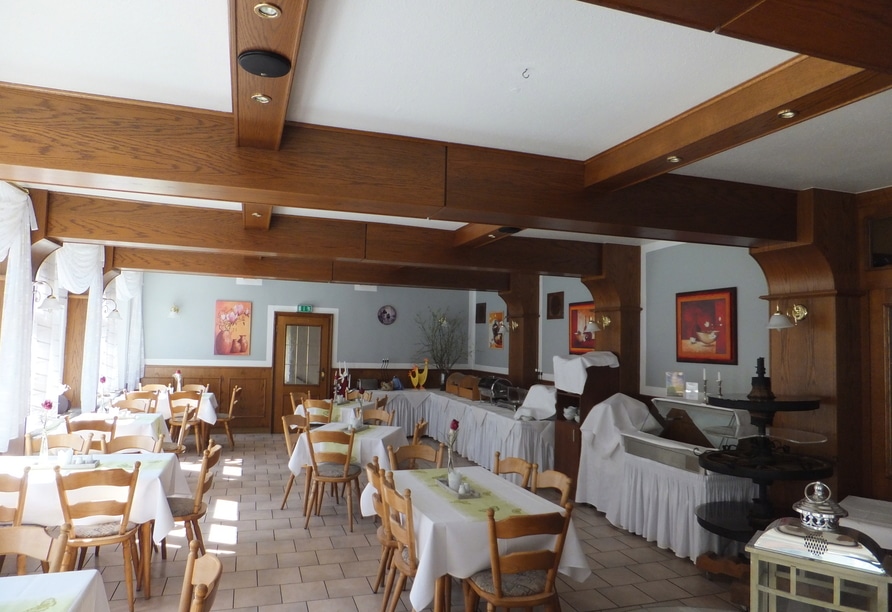 Gemütlicher Frühstücksraum im Ferienhotel Forelle für Silvesterurlaub