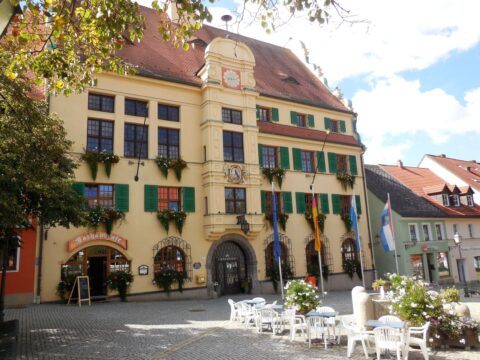 Historisches Rathaus in Vohenstrauß nahe dem Gasthof-Hotel Zum Schwarzen Bären