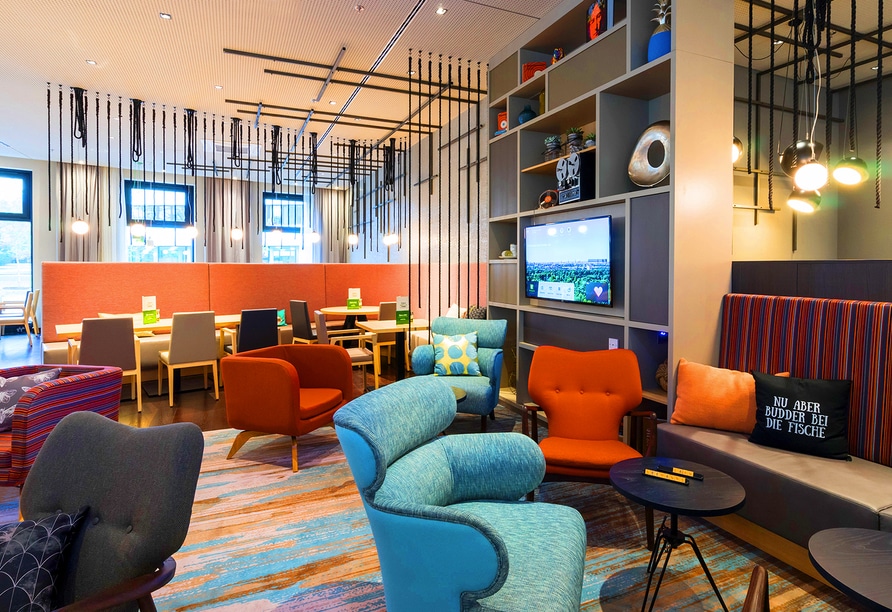 Komfortable Lounge im Holiday Inn Hamburg – gemütliche Momente an Silvester