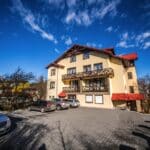 Außenansicht des Hotel Ariston in Karpacz für Silvester