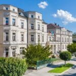 Hotel Bajkal in Franzensbad zu Silvester mit Fassade und blauen Himmel