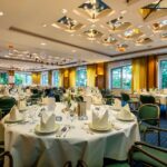 Festlich gedeckter Saal im Hotel Heide Kröpke für Silvesterabend