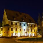 Hotel Jägerhof festlich beleuchtet zu Silvester bei Nacht