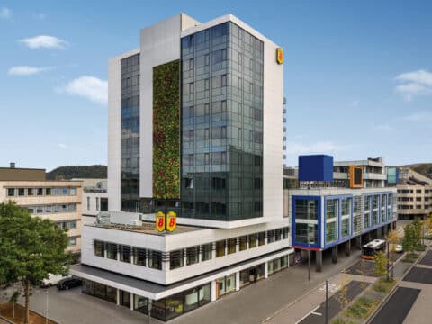 Außenansicht vom Hotel Super 8 by Wyndham Koblenz an Silvester