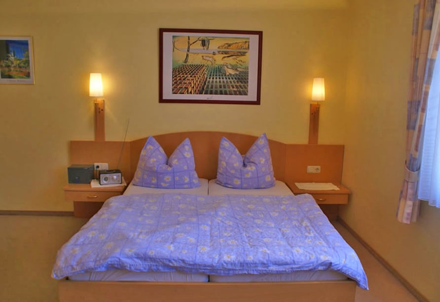Komfortables Doppelzimmer im Hotel Höxter Am Jakobsweg, ideal für eine entspannte Silvesterreise