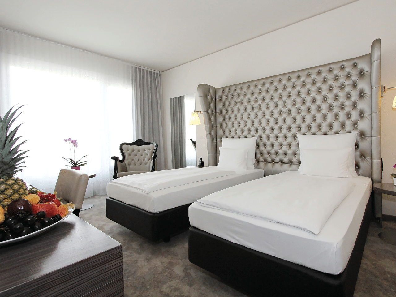 Doppelzimmer mit elegantem Design im ARCOTEL John F Berlin, ideal für Silvesterreisen