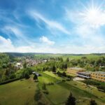 Außenansicht des Panorama Ferien Hotel Harz mit Blick auf die wunderschöne Harzlandschaft während des Silvesterurlaubs