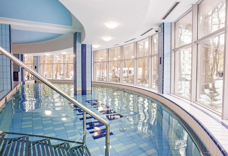 Hallenbad im Hotel Grand Kapitan Medi Spa zu Silvester