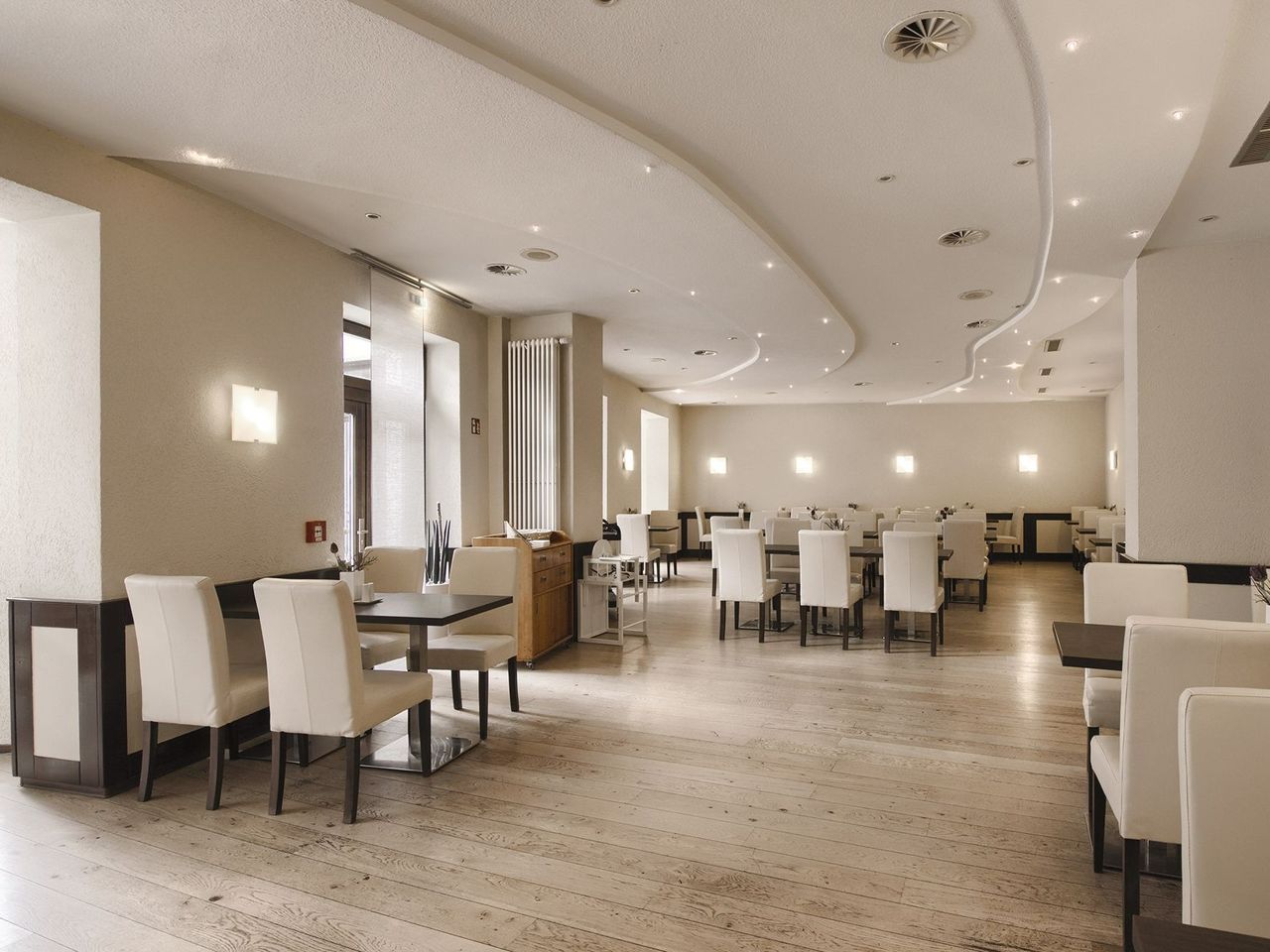 Elegantes Restaurant im Waldhotel Wandlitz für ein Silvester-Gala-Dinner