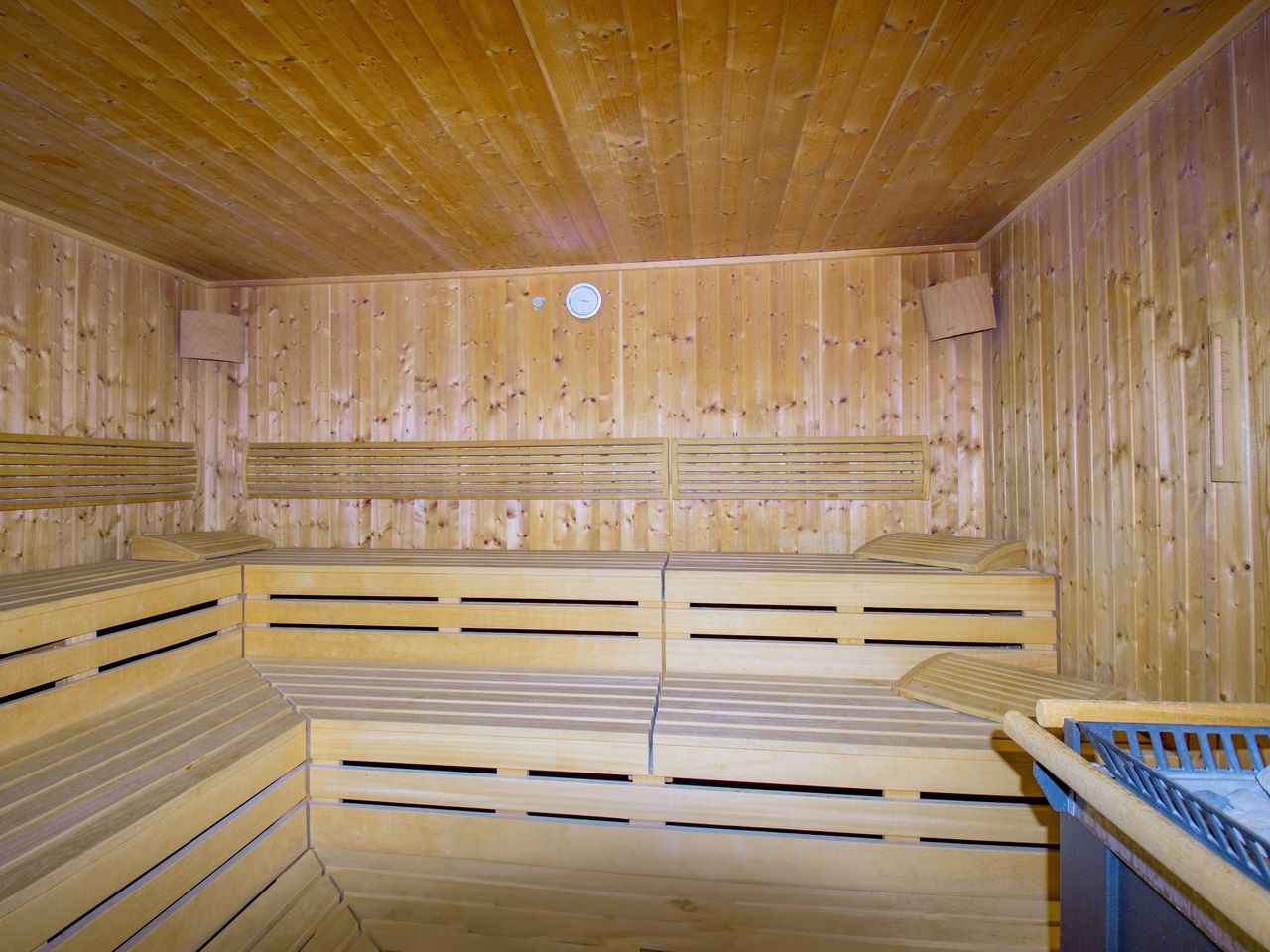 Wellnessbereich mit Sauna im Hotel Schloss Nebra für erholsame Silvestertage