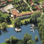 Luftaufnahme vom SEEHOTEL Brandenburg an der Havel am Beetzsee, eine idyllische Location für Silvester.