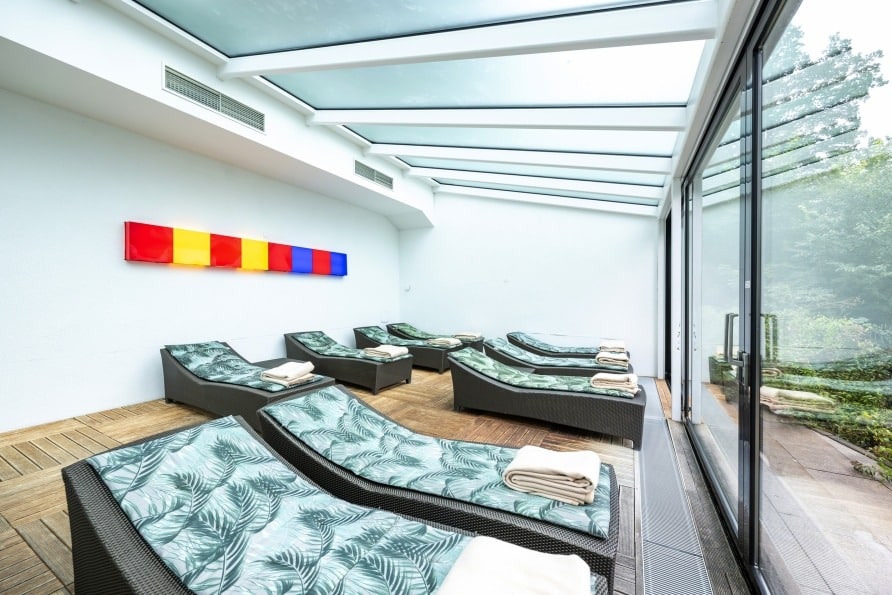 Ruheraum mit Liegen im AllgäuSternHotel zu Silvester