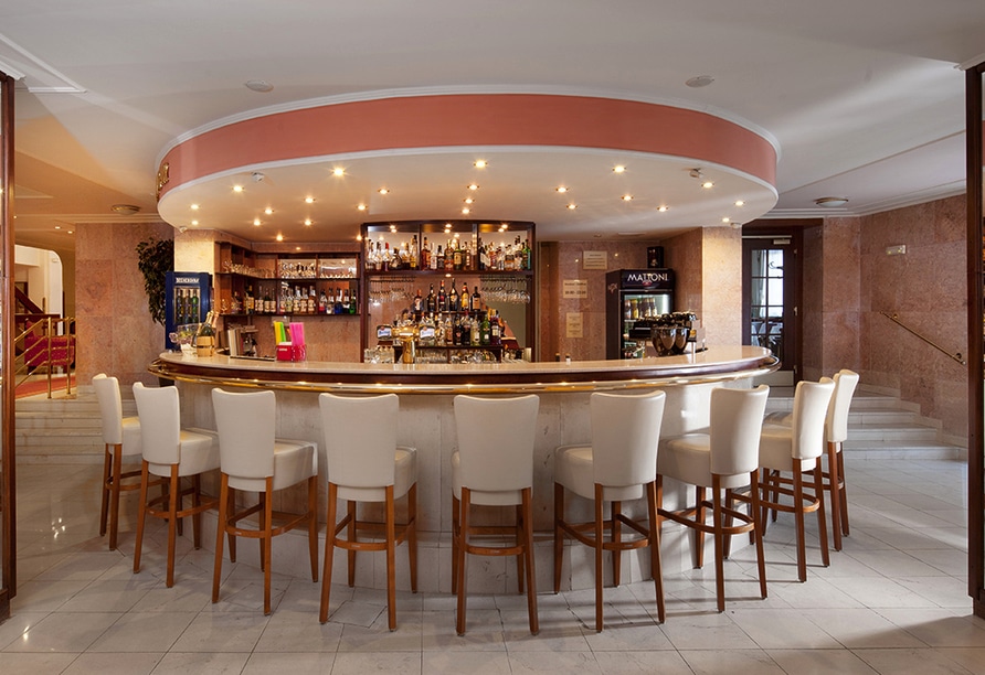 Elegante Hotelbar im Hotel Chateau Monty Spa Resort für einen stilvollen Silvesterabend