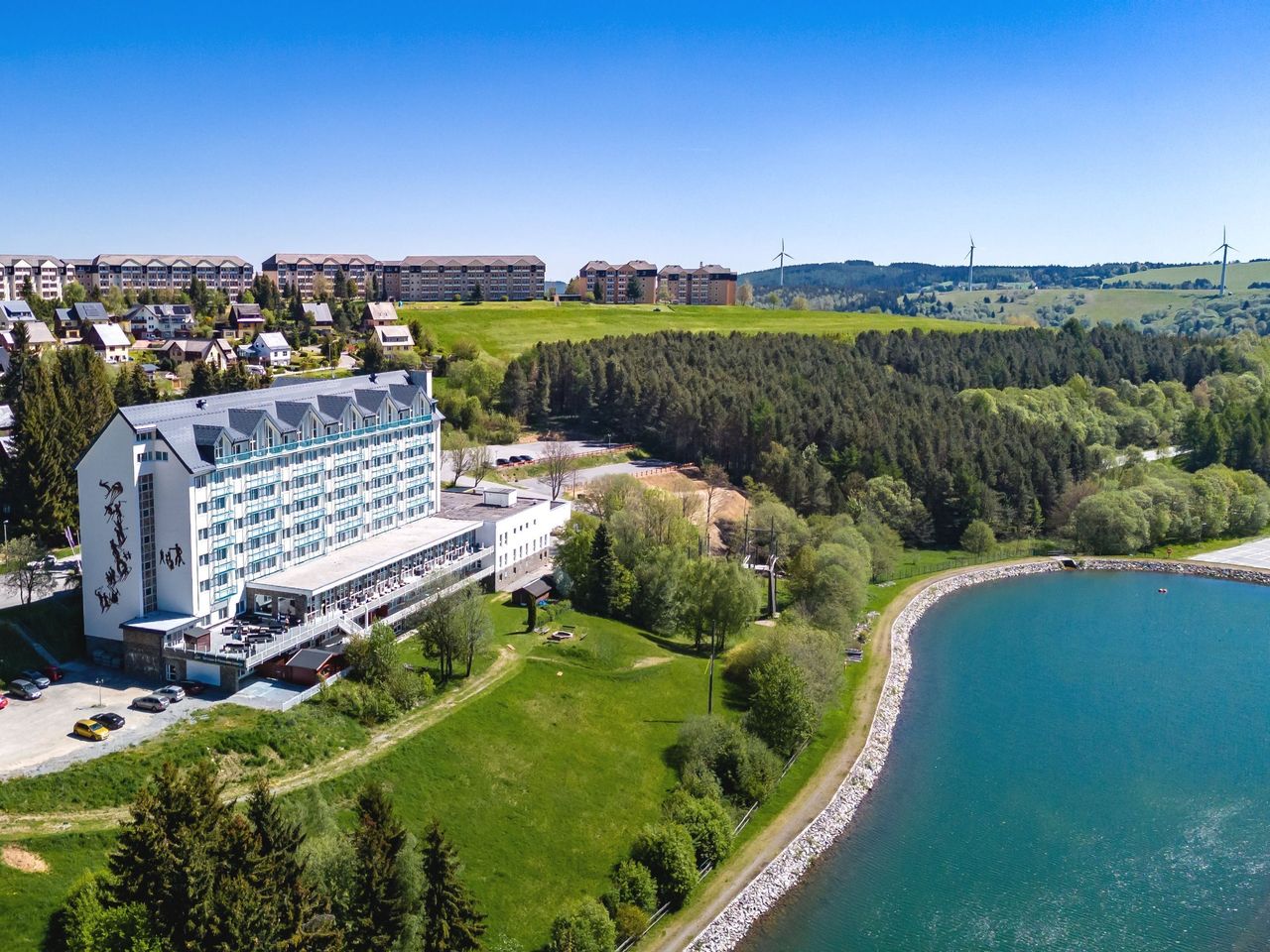 Das Best Western Ahorn Hotel Oberwiesenthal mit traumhafter Naturkulisse – Ein ideales Reiseziel für Silvester und Winterurlaub