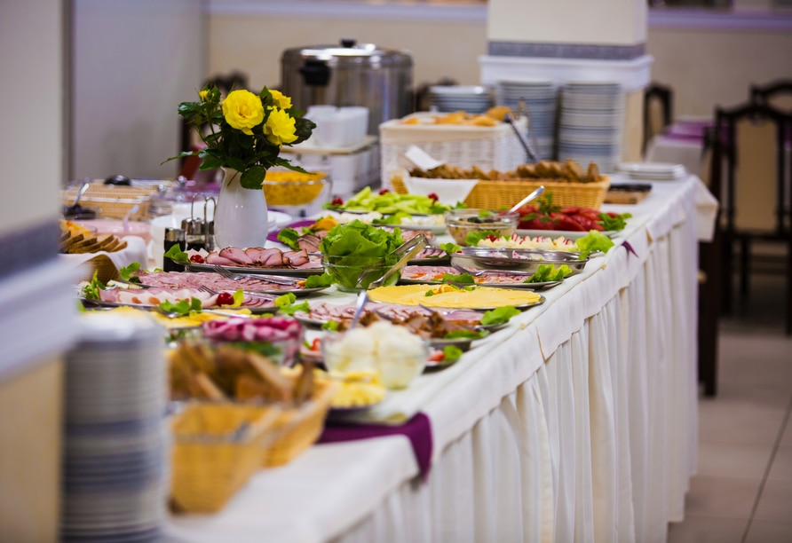 Festliches Silvesterbuffet im Kurhaus Sobotka mit kalten Platten und frischen Zutaten