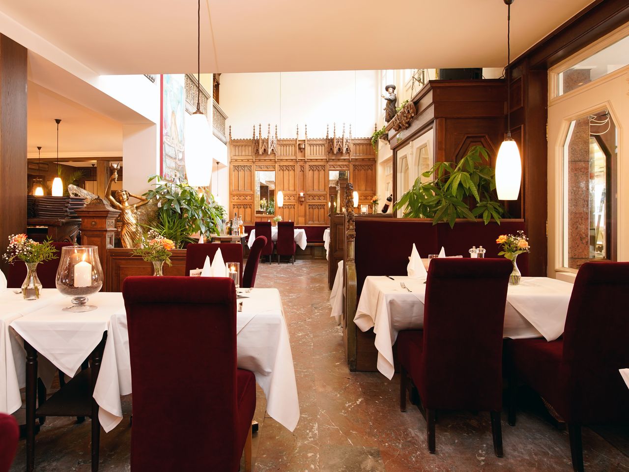 Stilvolles Restaurant im Holsteiner Hof für das festliche Silvester 2025 Dinner