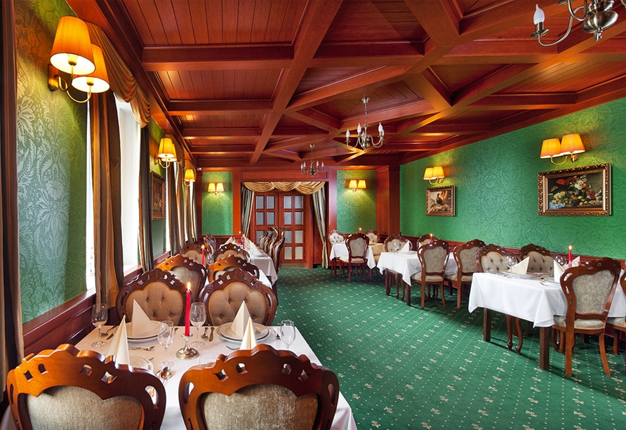 Stilvoller privater Essbereich im Hotel Chateau Monty Spa Resort für ein besonderes Silvester-Dinner