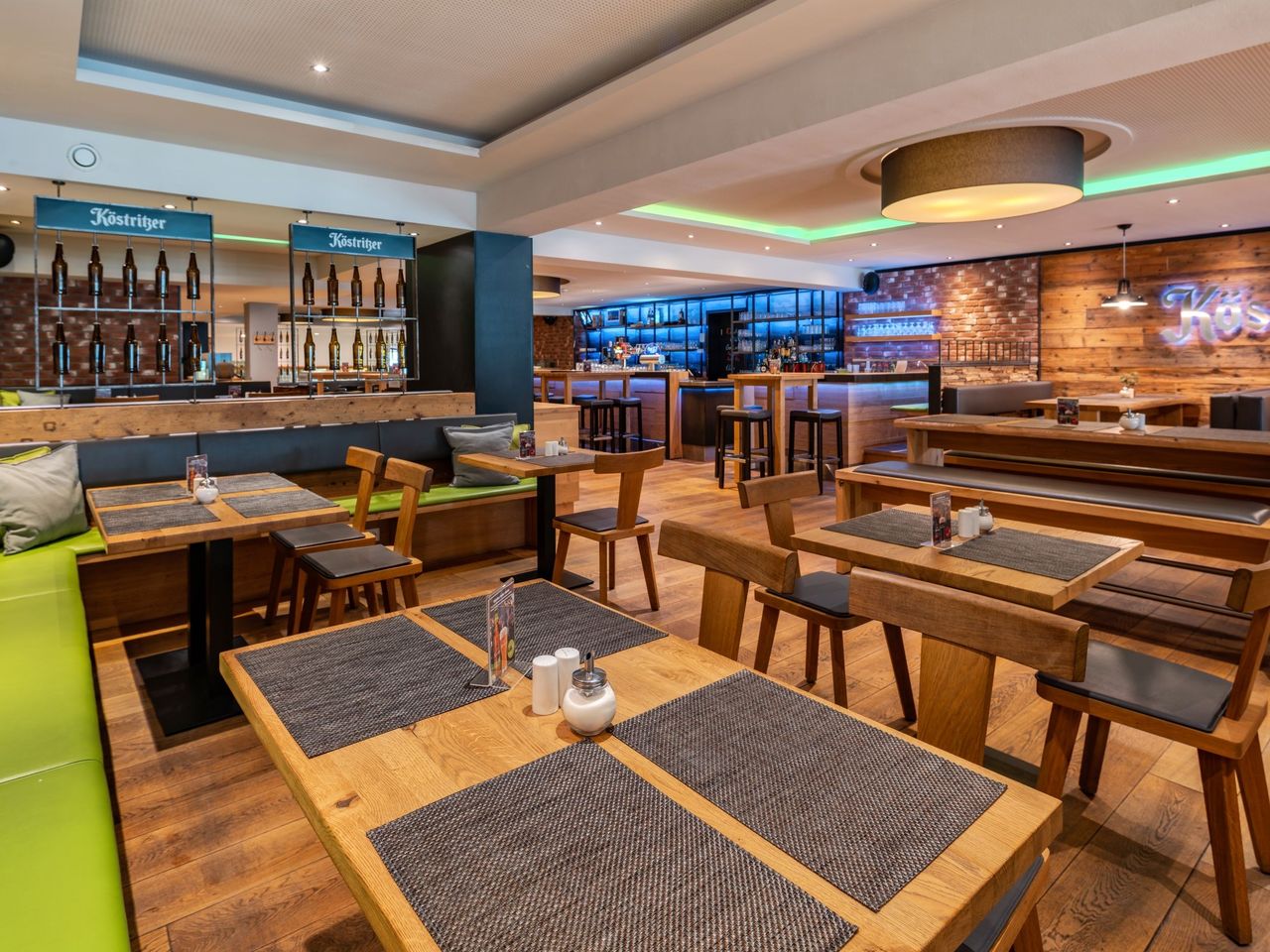 Gemütliches Restaurant im AHORN Panorama Hotel Oberhof – perfekt für das Silvester-Galabuffet