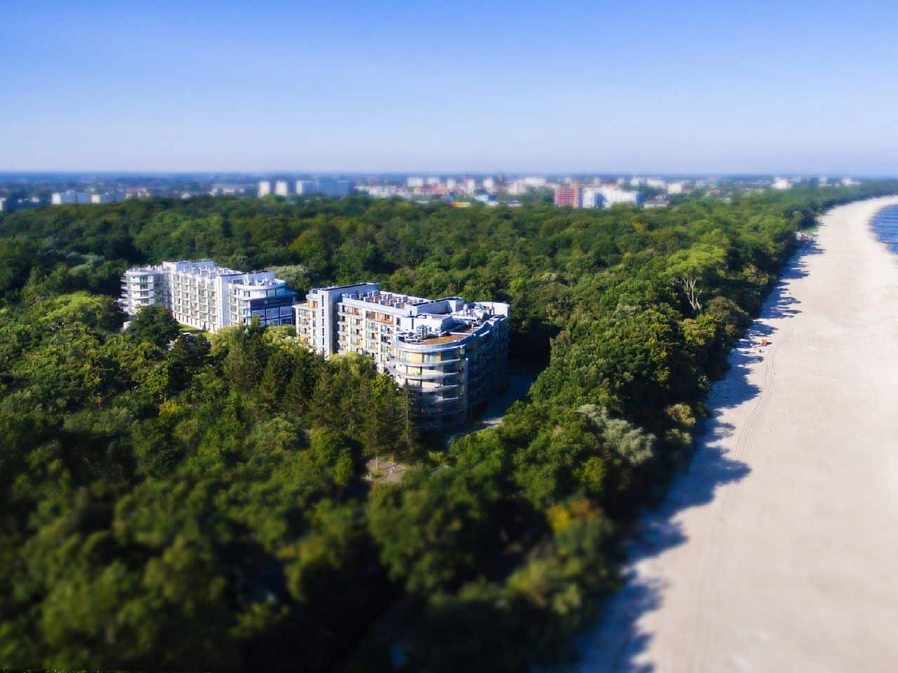 Luftaufnahme vom DIUNE Hotel & Resort in Kolberg an der Ostsee