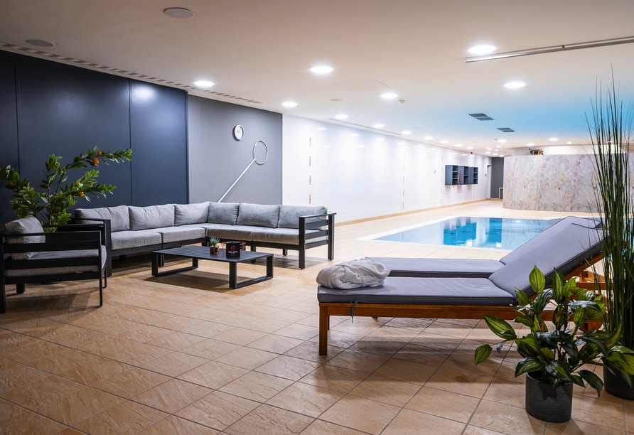 Silvester im Feel Good Hotel Chemnitz - Wellnessbereich mit Pool