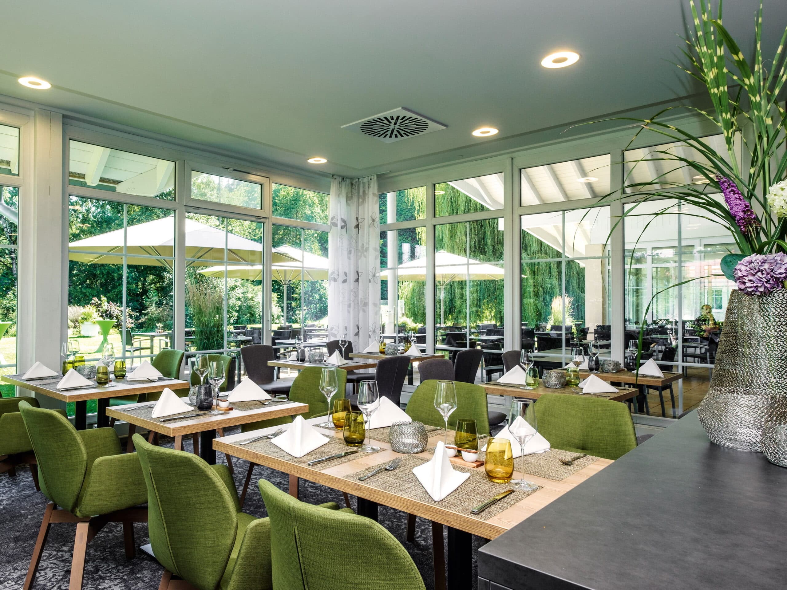 Elegantes Restaurant im Best Western Plus Parkhotel Maximilian, perfekt für ein festliches Silvester-Galadinner
