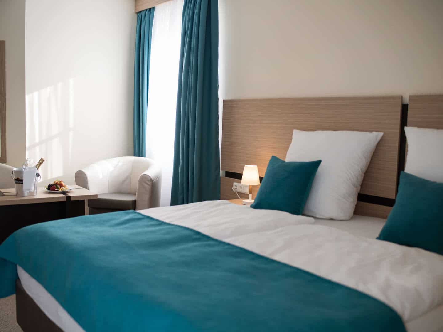 Modern eingerichtetes Komfort-Doppelzimmer im Heide Hotel Reinstorf für Ihren Silvesterurlaub