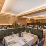 Restaurant im Hotel Alpina mit festlicher Silvesterdeko