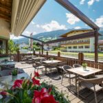 Terrasse mit Bergblick im Hotel Alpina an Silvester