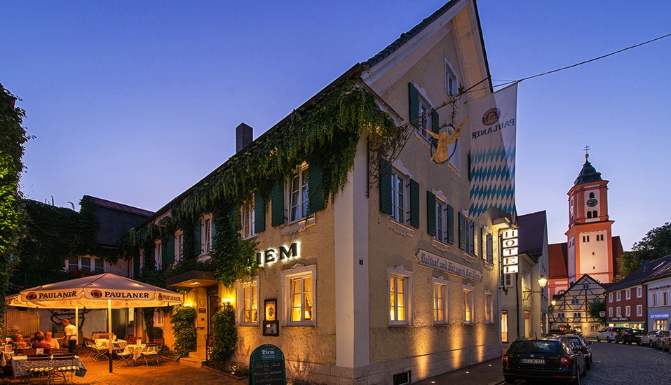 Hotel Diem in Krumbach bei Abendstimmung an Silvester