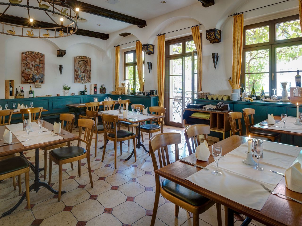 Elegantes Restaurant im Hotel Gasthaus zum Schwan, perfekt für ein unvergessliches Silvesteressen.
