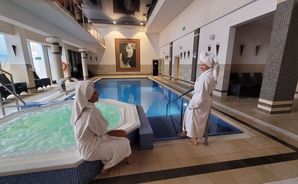 Innenpool und Whirlpool im Hotel Lambert Medical Spa für Ihren Silvesterurlaub